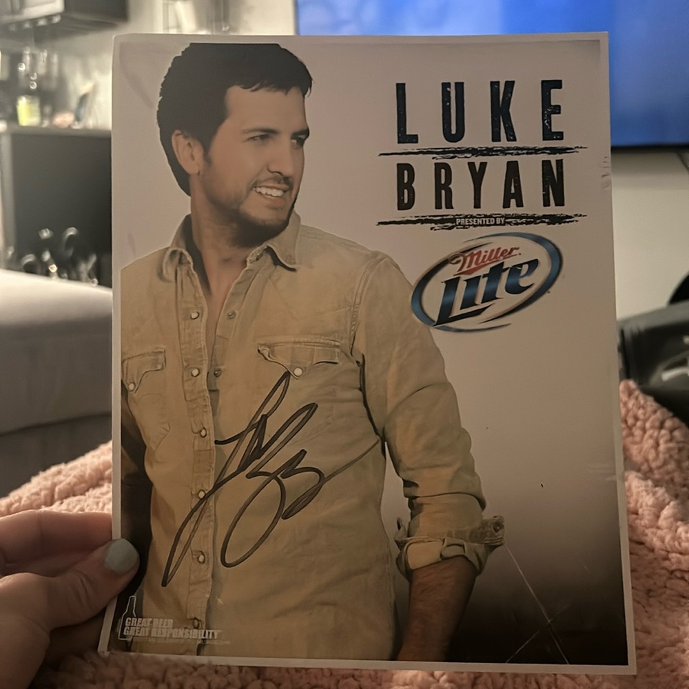 Signed Luke Bryan Picture